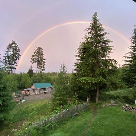 Maple Heart Ranch Hotel Shawnigan Lake Екстериор снимка