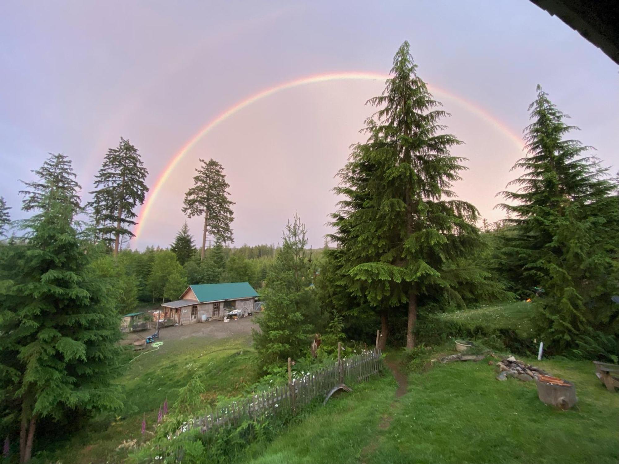 Maple Heart Ranch Hotel Shawnigan Lake Екстериор снимка